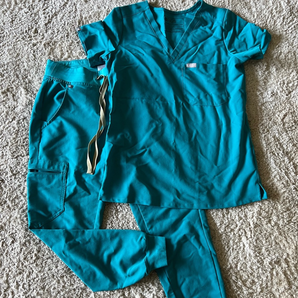 FIGS Teal Scrub Set